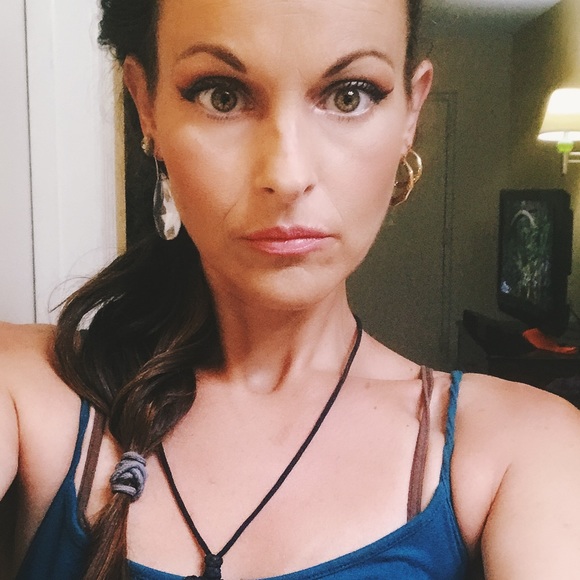 VTG 14K GOLD ETCHED BOHO GYPSY RETRO HOOP EARRINGS - Picture 2 of 6